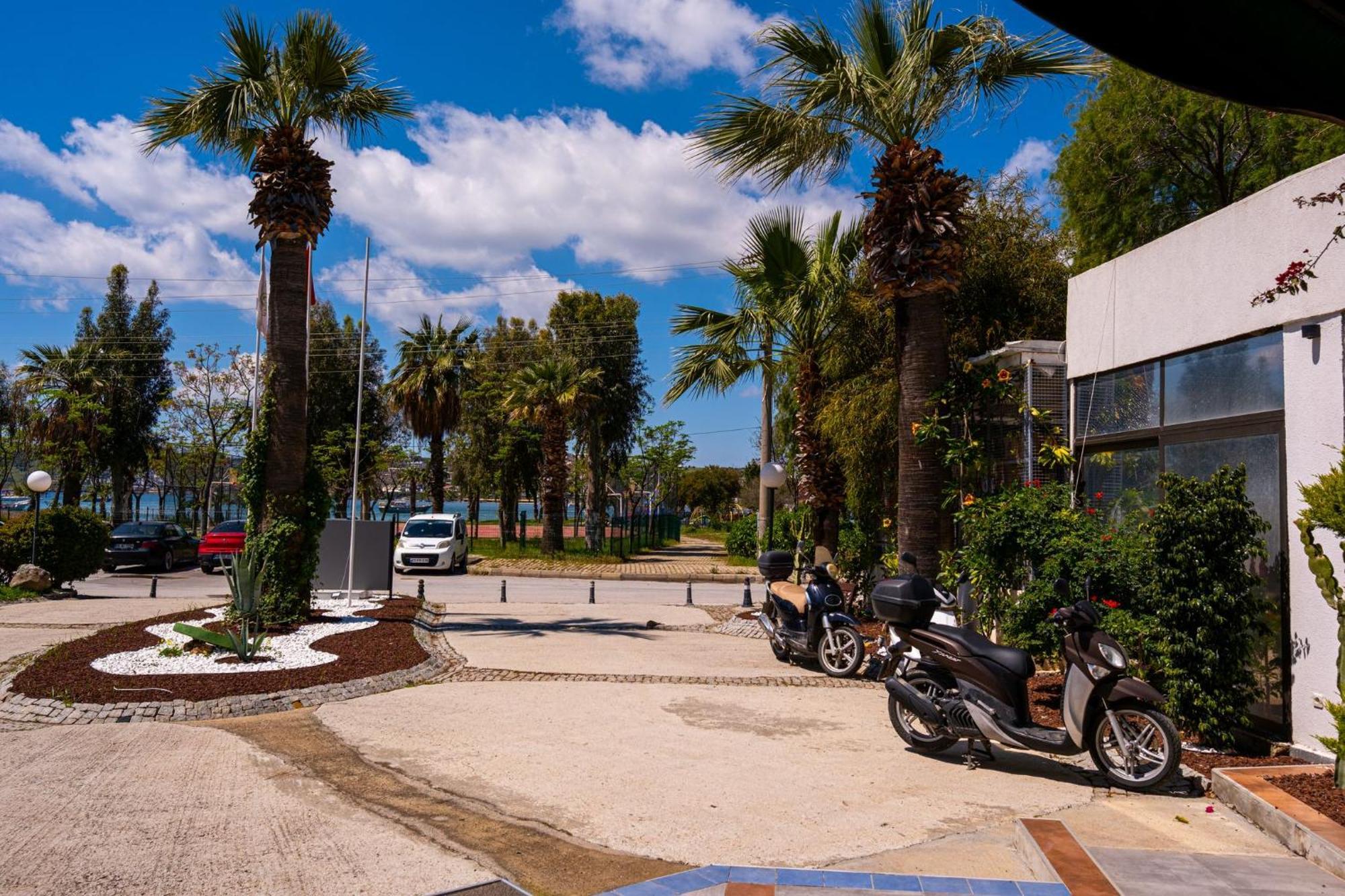 גומבט Flora Hotel מראה חיצוני תמונה